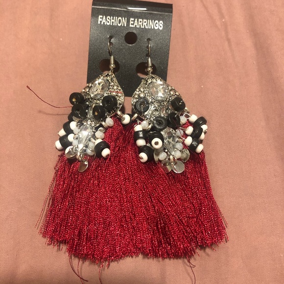 Earring - Picture 4 of 16